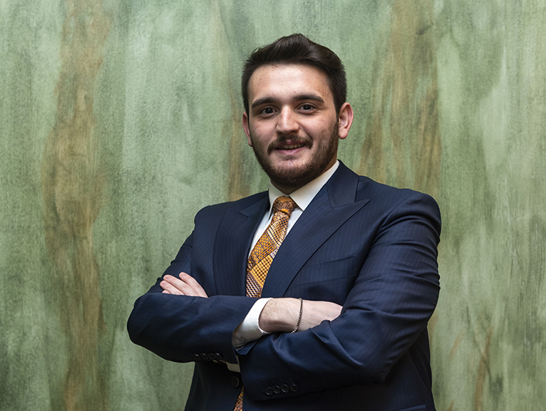 'KIBRIS'TA YATIRIM YAPMANIN TAM ZAMANI'